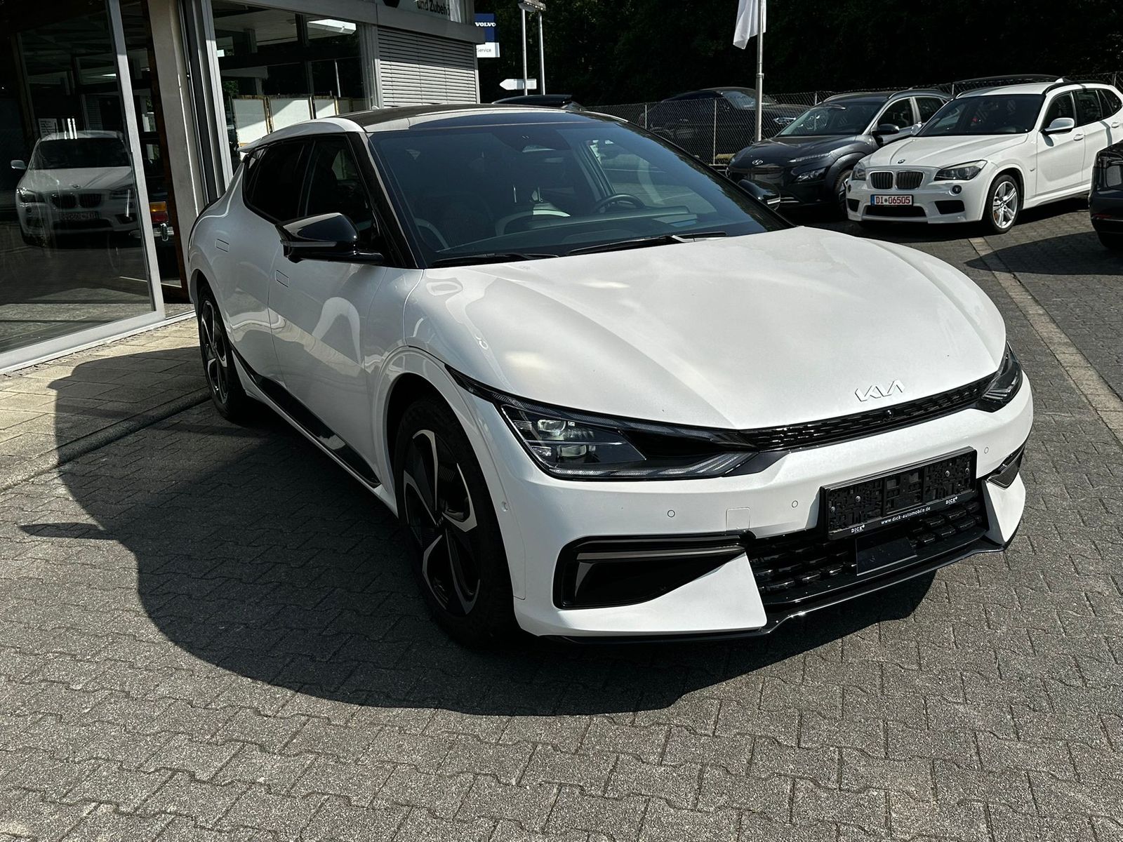 Fahrzeugabbildung Kia EV6 GT-Line 4WD PANO+NAVI+LED+SHZ+HEAD+ACC+360°+