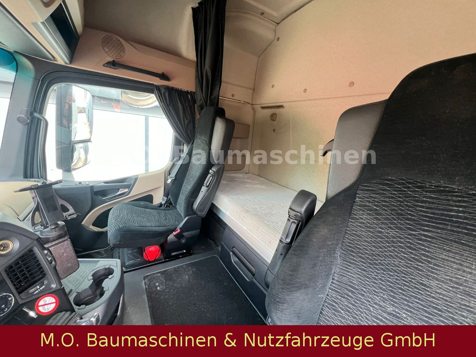 Fahrzeugabbildung Mercedes-Benz Actros 1843 / Euro 6 / AC/ Kipphydr.