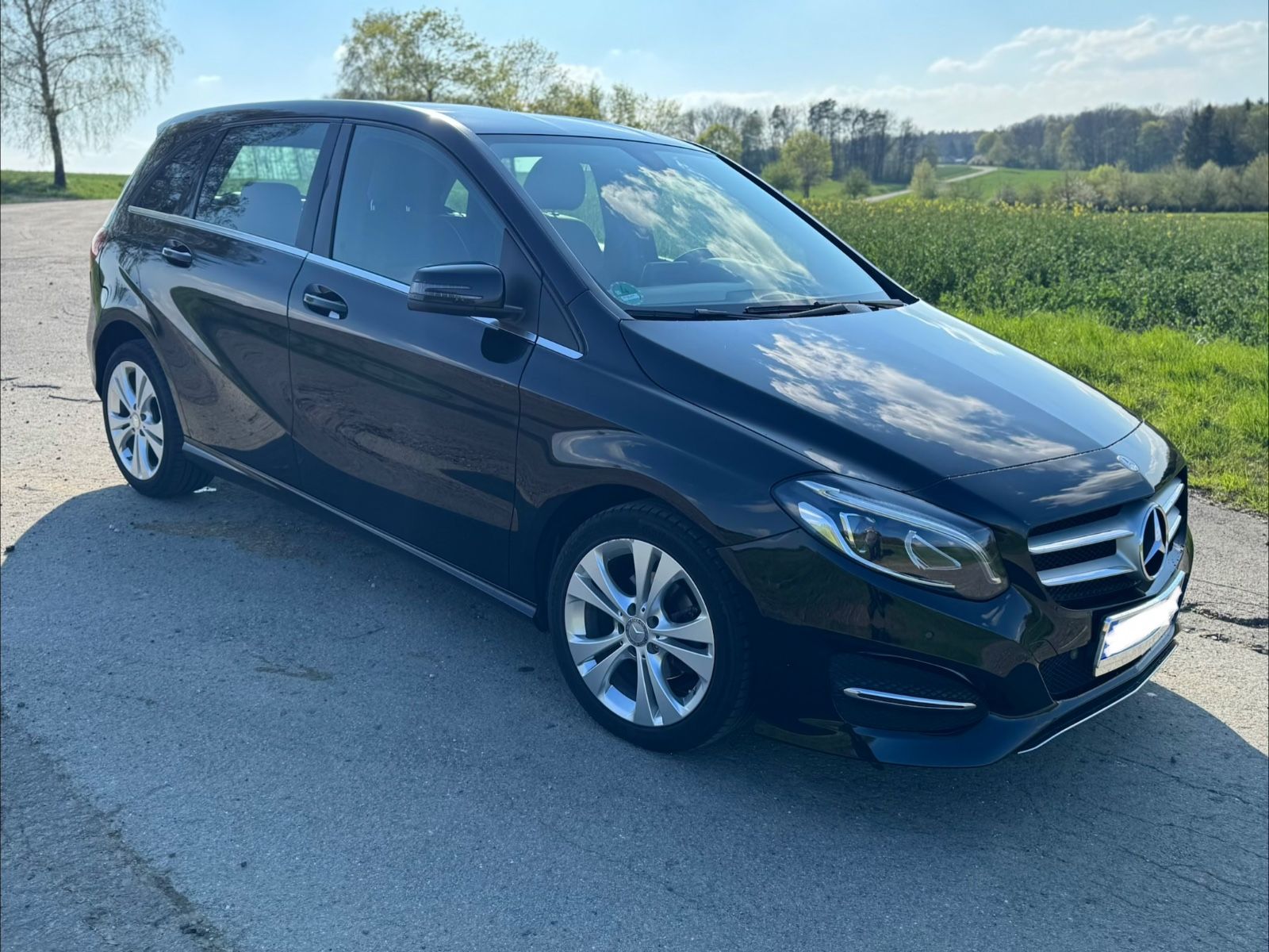 MERCEDES-BENZ B 180