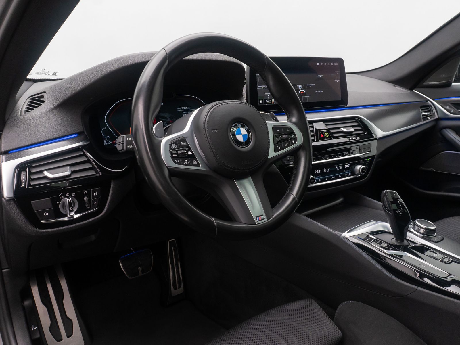 Fahrzeugabbildung BMW 520d xD M Sport Panoram Kamera Laser HUD H/K 19"