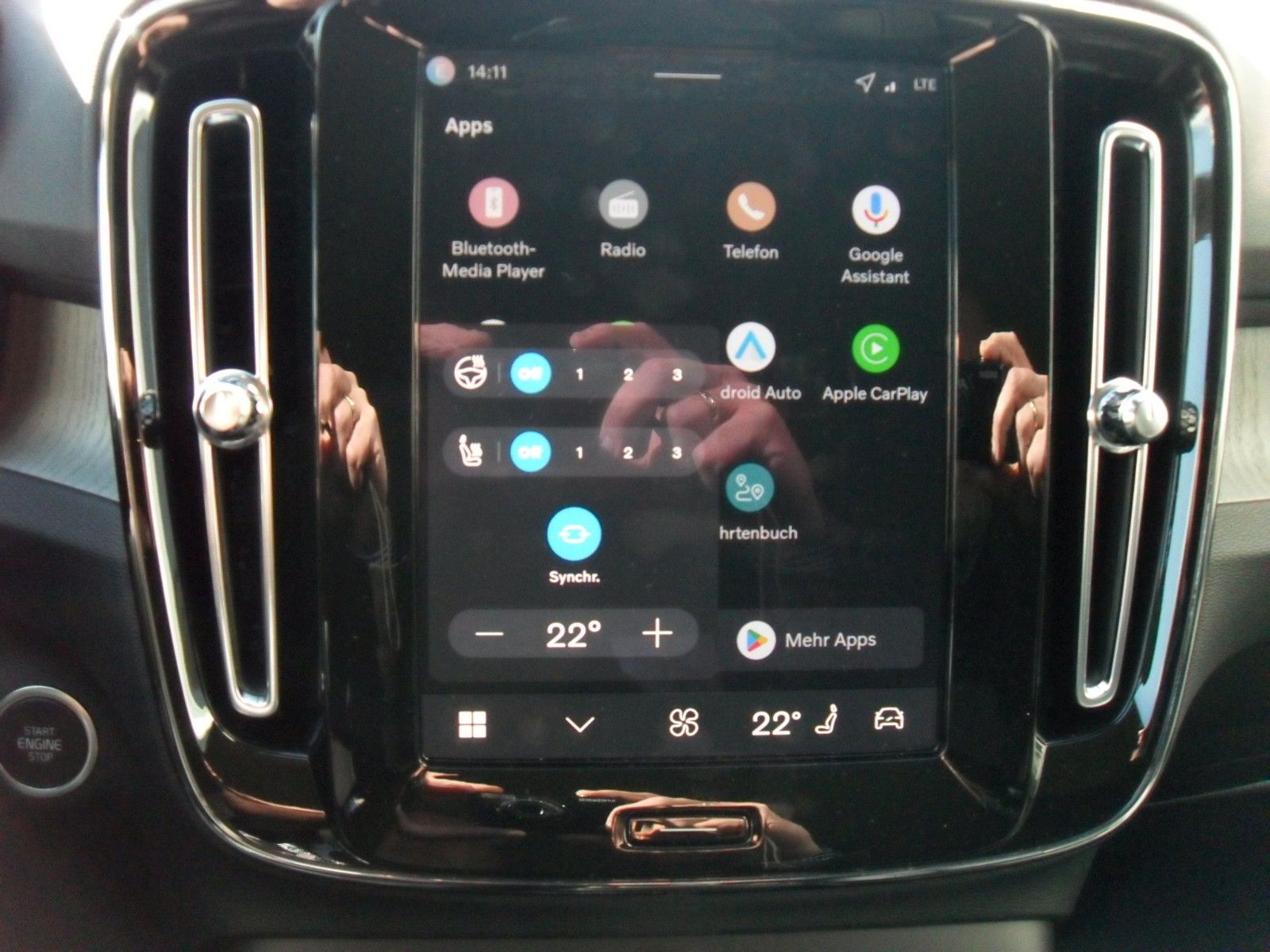 Fahrzeugabbildung Volvo XC 40 B3 Plus Dark | Standheizung | 360°