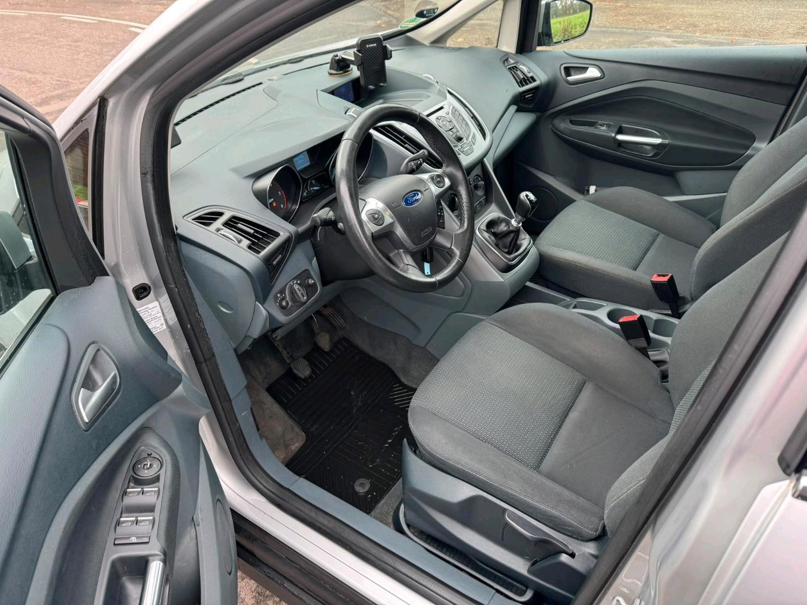 Ford Grand C-MAX 2012 — photo 9