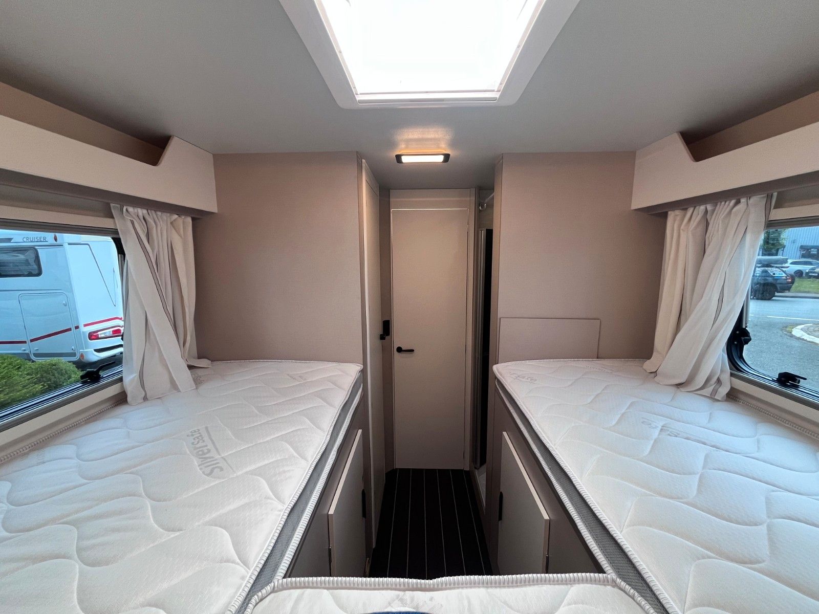 Fahrzeugabbildung XGO Dynamic 95 G - SAT, TV, AHK, Luft, Solar, Klima