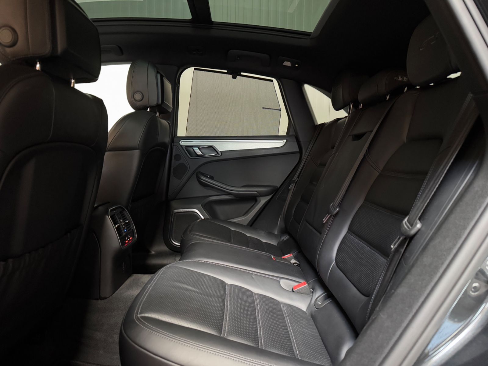 Fahrzeugabbildung Porsche Macan GTS/Burmester/Distronic/18Wege/R.Kamera