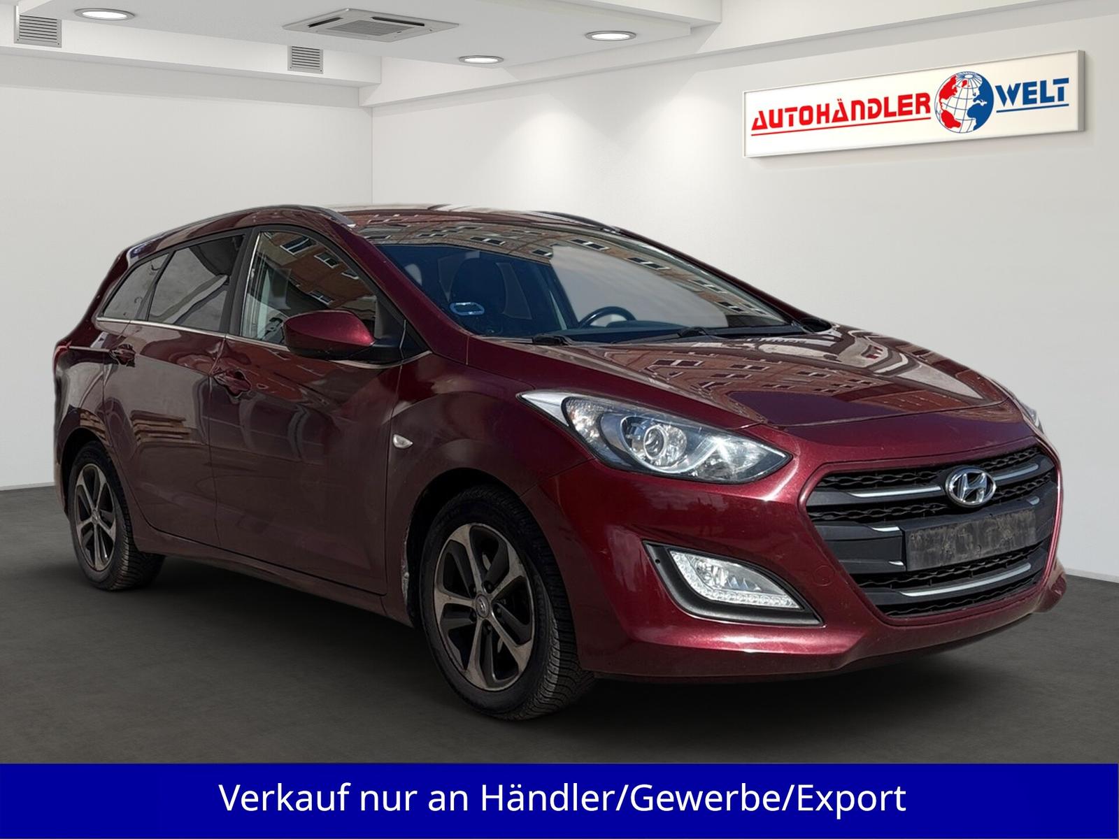 Hyundai i30 2015 — салон