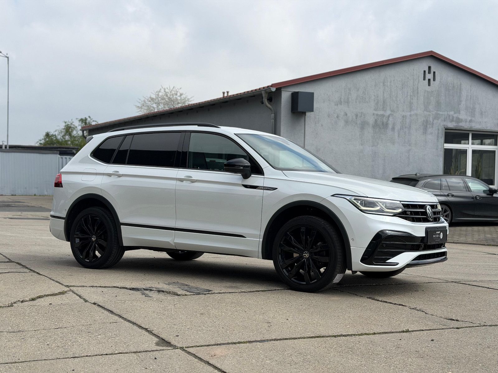 Volkswagen Tiguan Allspace R-Line 4Motion 7 Sitze Standheiz imagem 3