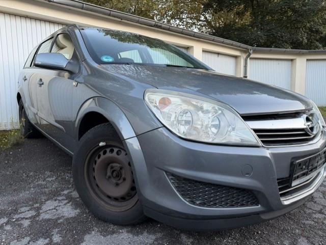 Opel Astra 2007 — rear view