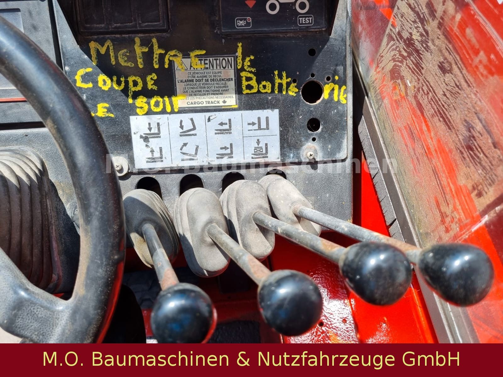 Fahrzeugabbildung Manitou BT 420 / SW /Gabel / 2 t / 4m / 4x4 /