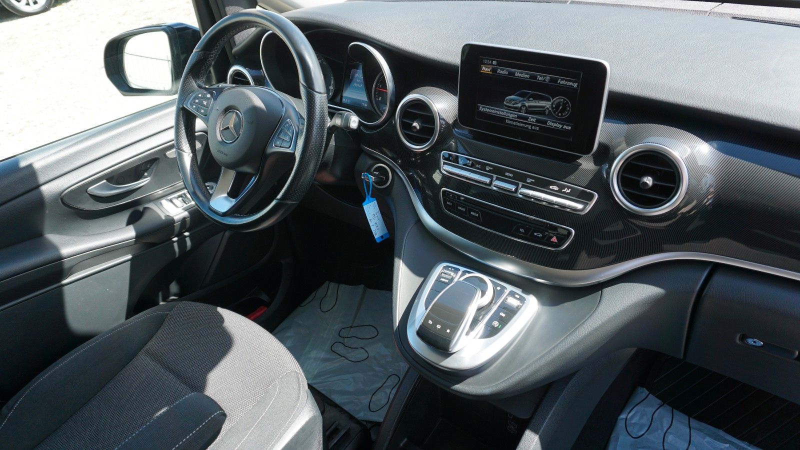 Fahrzeugabbildung Mercedes-Benz V 220d EDITION lang  7 Sitze,Navi,AHK,SR+WR