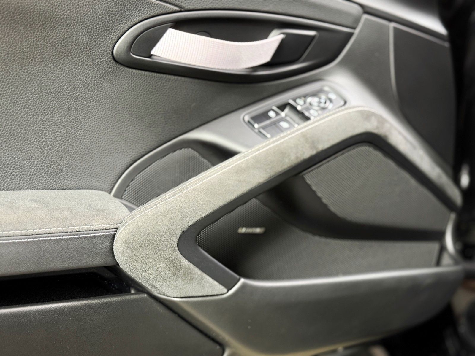 Fahrzeugabbildung Porsche Cayman 718 GT4 + SportCrono + Approved + Sofort