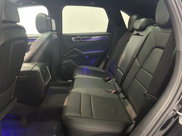 Porsche Cayenne - 9