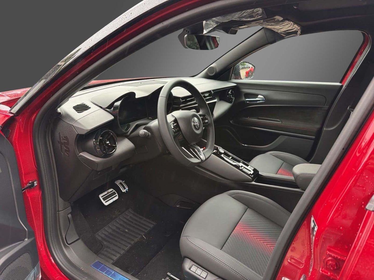 Fahrzeugabbildung Alfa Romeo Junior Elettrica VELOCE 280 PS voll Top Deal