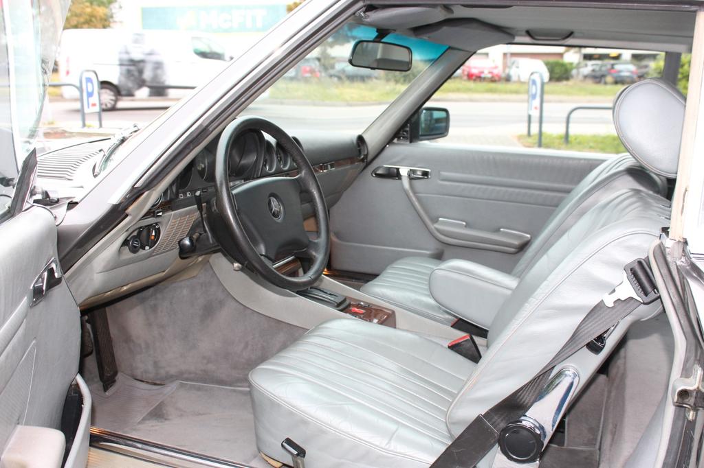 Mercedes-Benz SL 380