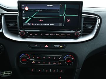 KIA XCeed - 12