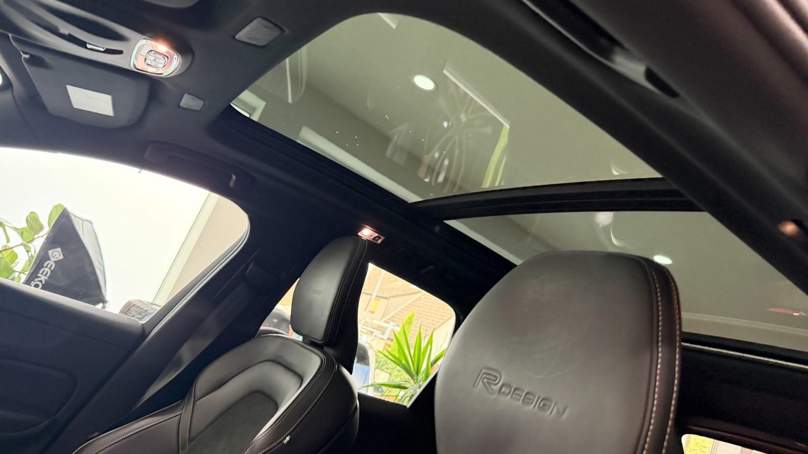 Volvo XC60 D5 AWD R Design Panorama*AHK
