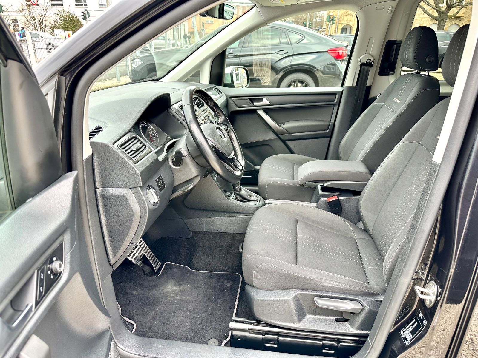 Fahrzeugabbildung Volkswagen CADDY ALLTRACK BMT*AUTOM+AHK+MOD.2020*