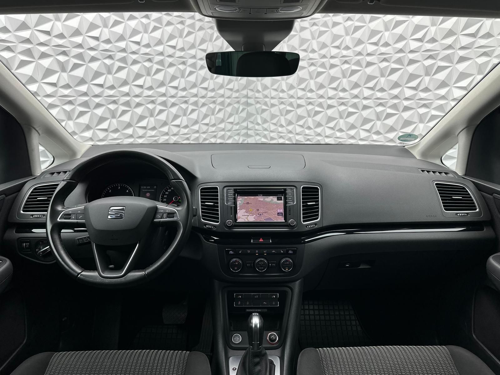 Fahrzeugabbildung SEAT ALHAMBRA 2.0 TDI/7-SITZ/E-STUER/AHK/ACC/DAB/RCAM