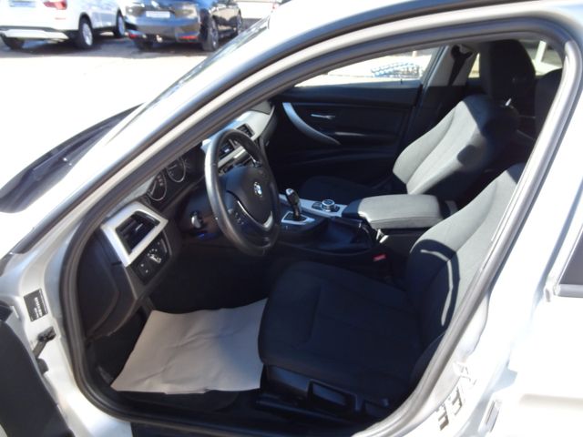Fahrzeugabbildung BMW 320i Advantage/LED/Navi/84TKM/Automatik/