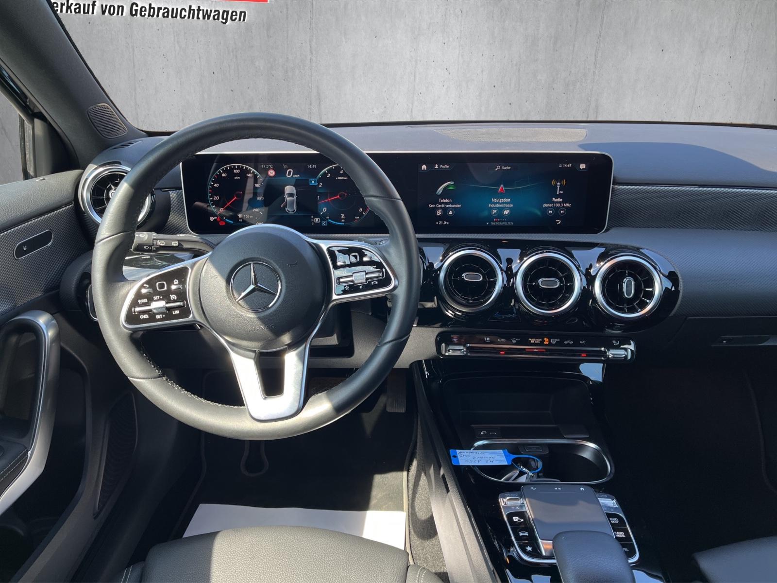 Mercedes-Benz A 250  Business PDC/LANE/APP/NAVI/KLIMAA
