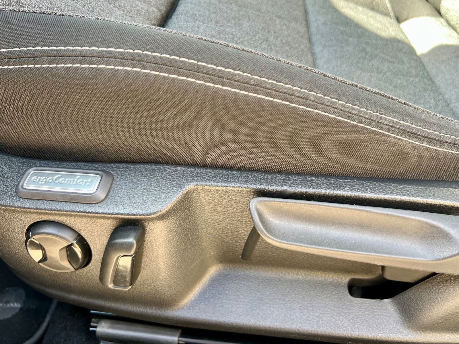 VW Passat Variant 1.5 TSI CARPLAY NAVI AAC GZJR SHZ