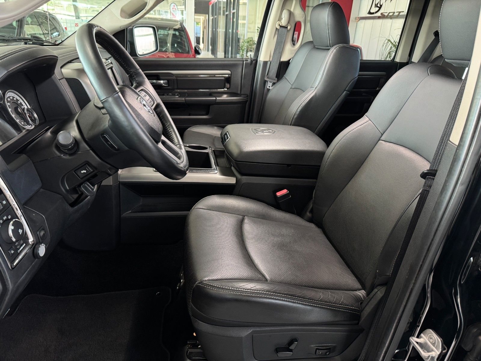 Fahrzeugabbildung Dodge RAM 5,7 Crew Cab Sport LPG 1Hand Deutsche EZ