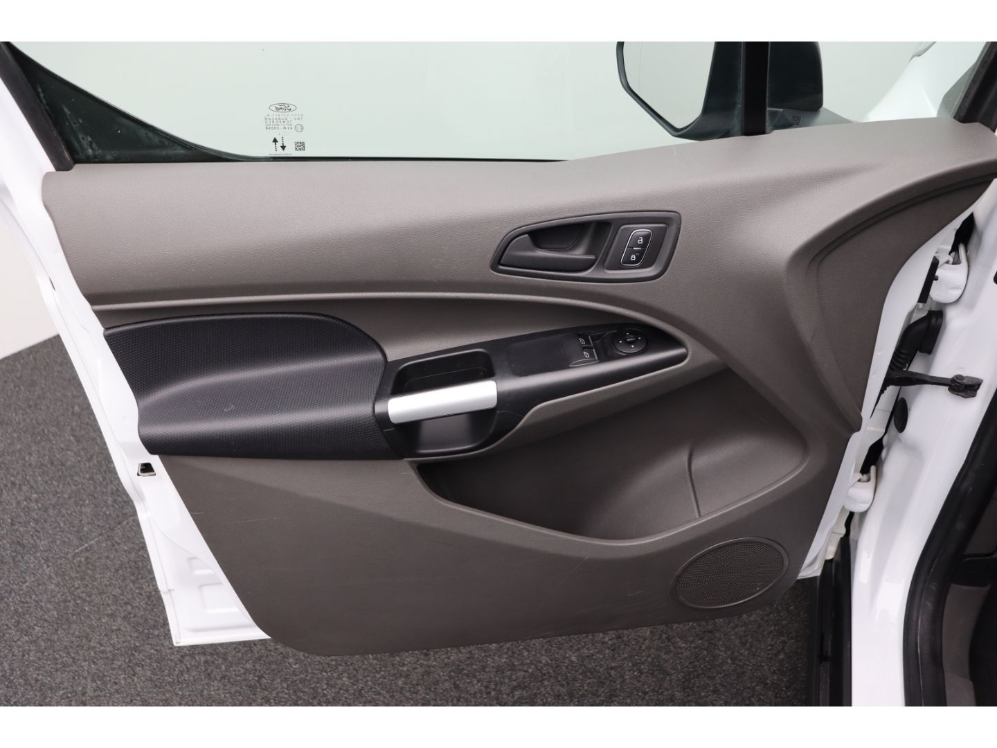 Fahrzeugabbildung Ford Transit Connect 1.5 TDCi Kasten Trend AHK PDC