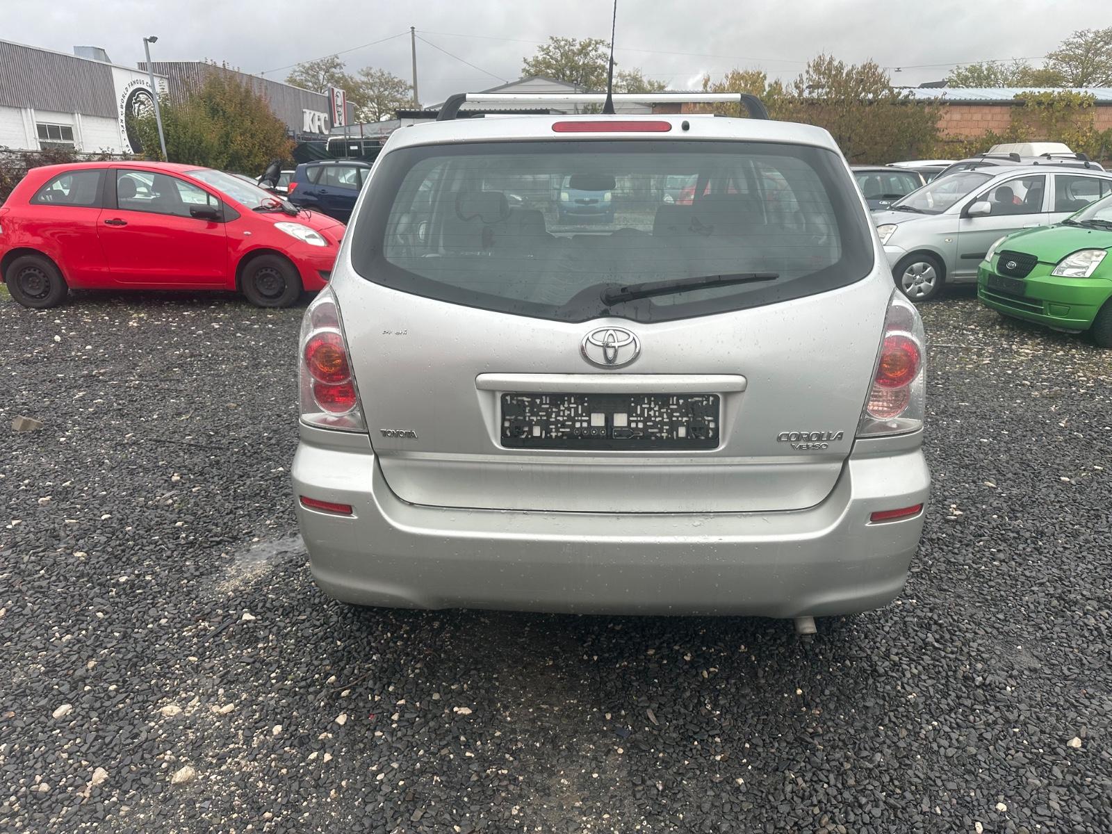 Toyota Corolla Verso 2005 — engine 1.598 cm³, 110 HP (81kW)