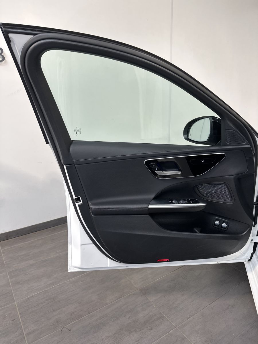 Fahrzeugabbildung Mercedes-Benz C 300e T Avantgarde Night-Paket NAV+LED+ACC+KAM