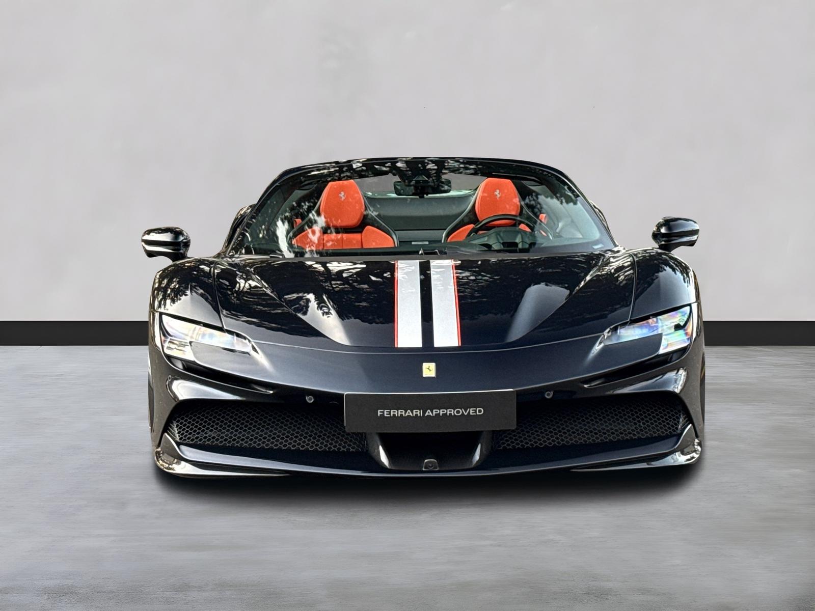 Ferrari SF90 Spider *Embleme*Navi*PDC*Klima*Leder*