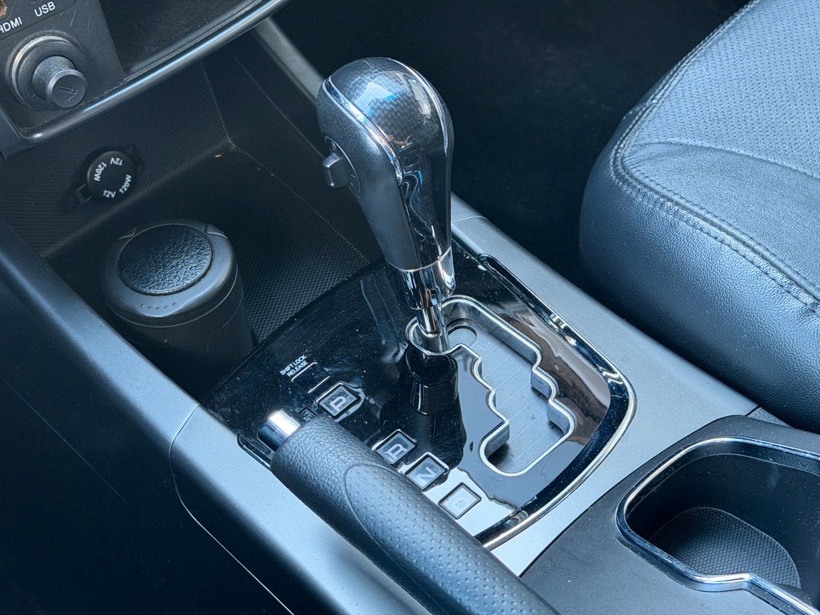 Fahrzeugabbildung Ssangyong Korando 2.2 e-XDi 220 *Nav*8fach*Kamera*AWD*PDC*