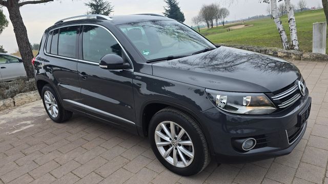 Volkswagen Tiguan Sport & Style 1.4l 122PS NAV KAM PDC SHZ