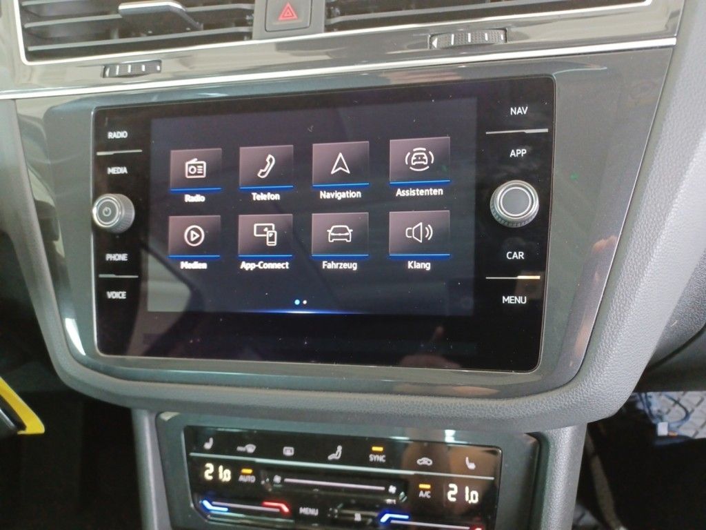 Fahrzeugabbildung Volkswagen Tiguan 2.0 TDI 4MOTION DSG Elegance Sthzg, AHZV