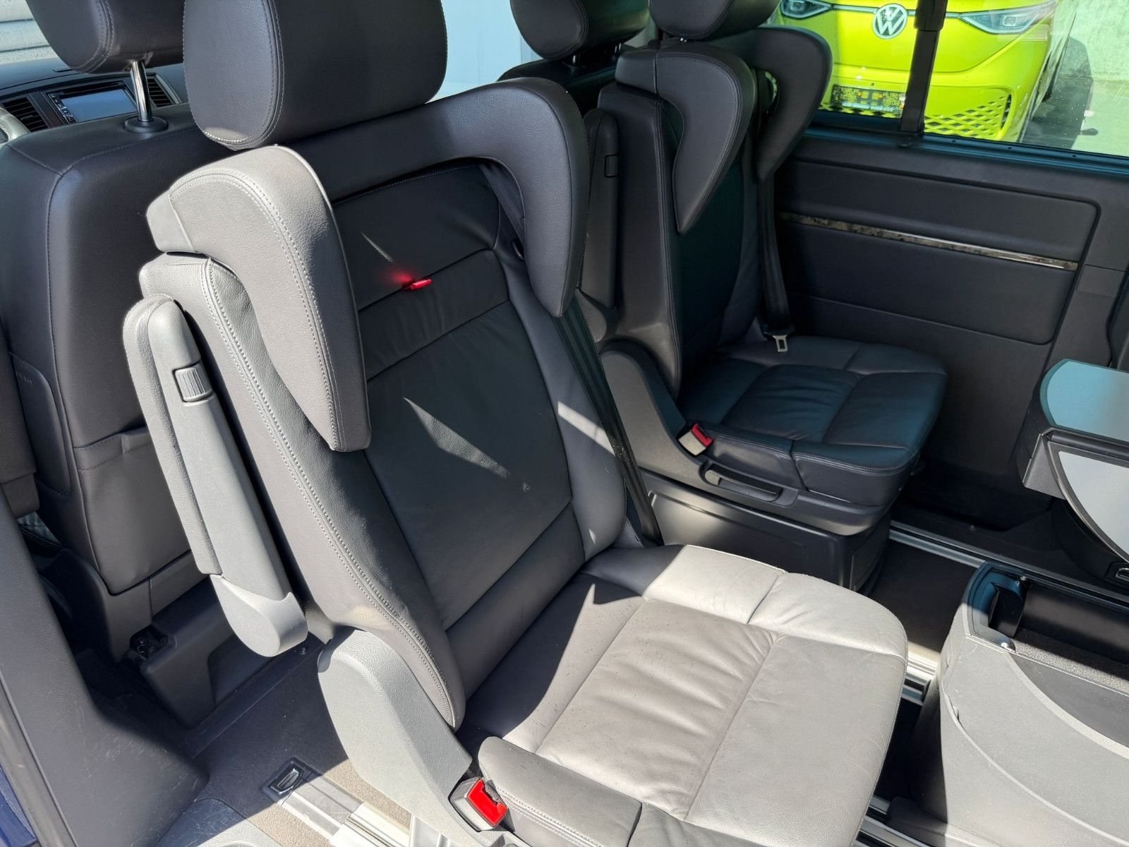 Fahrzeugabbildung Volkswagen T5 Multivan Highline Aut Leder Xenon Sthz PDC