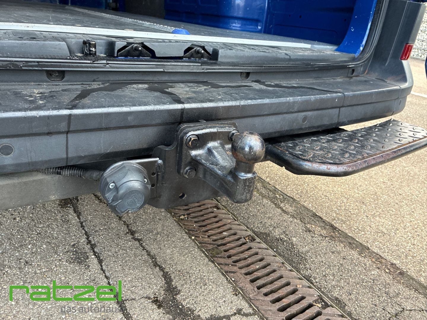 Fahrzeugabbildung Volkswagen Crafter Kasten 35 2.0 TDI L2H1 ML Navi AHK Stand