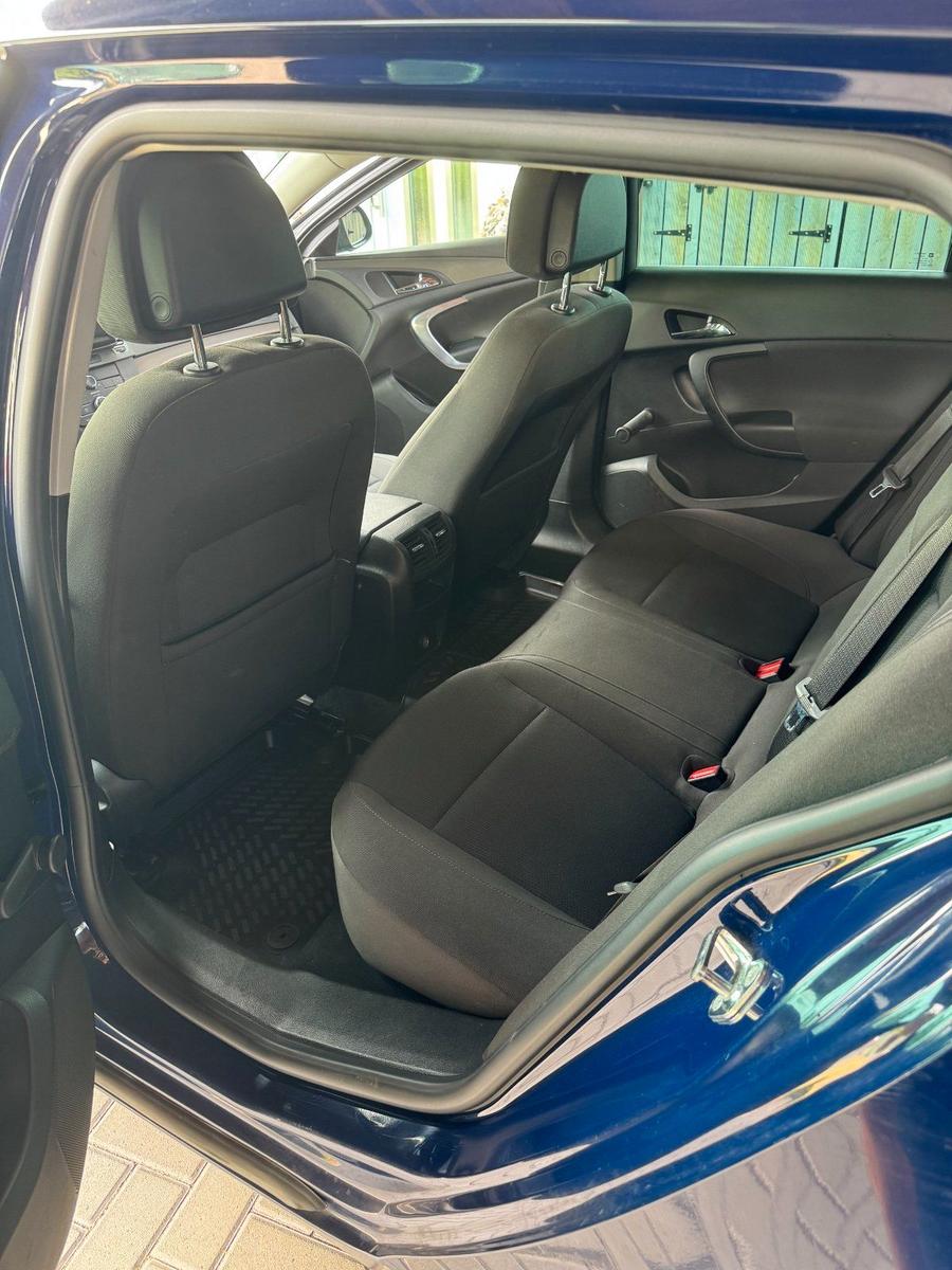 Opel Insignia 2011 — photo 13