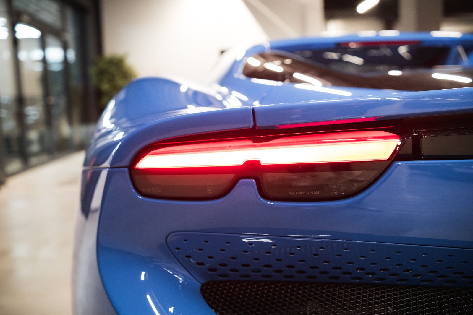 Fahrzeugabbildung Ferrari 296 GTS Sonderfarbe-Lift-Carbonsitz-Hifi-System