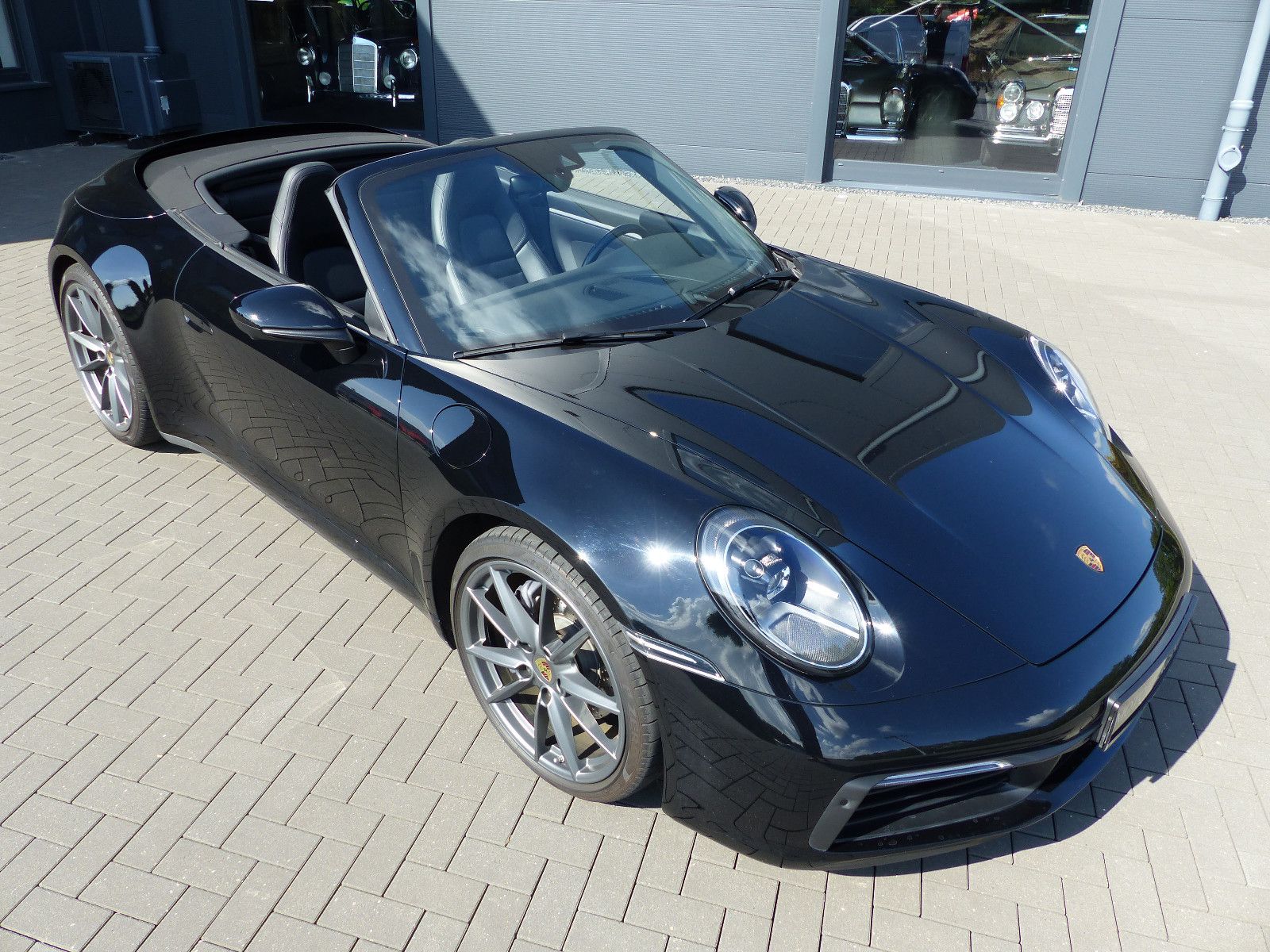 Fahrzeugabbildung Porsche 992 Carrera 4 Cabriolet