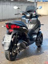 Piaggio MP3 300 HPE Sport *Topzustand/Autoführerschein* - PIAGGIO MP3 300 SPORT