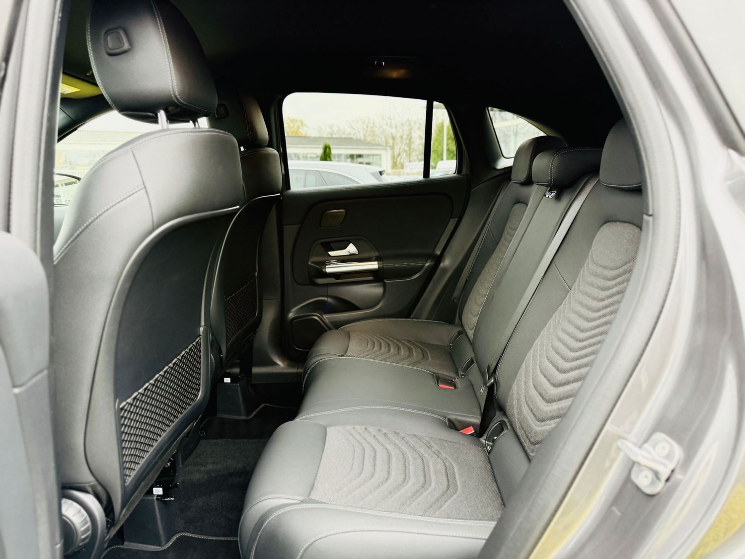 Fahrzeugabbildung Mercedes-Benz GLA 180 PROGRESSIVE Advanced NIGHT, EasyPack, RF