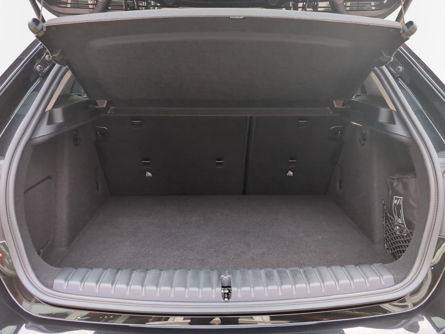 BMW 118 i Advantage, DCT, Parkassistent-Paket, SH