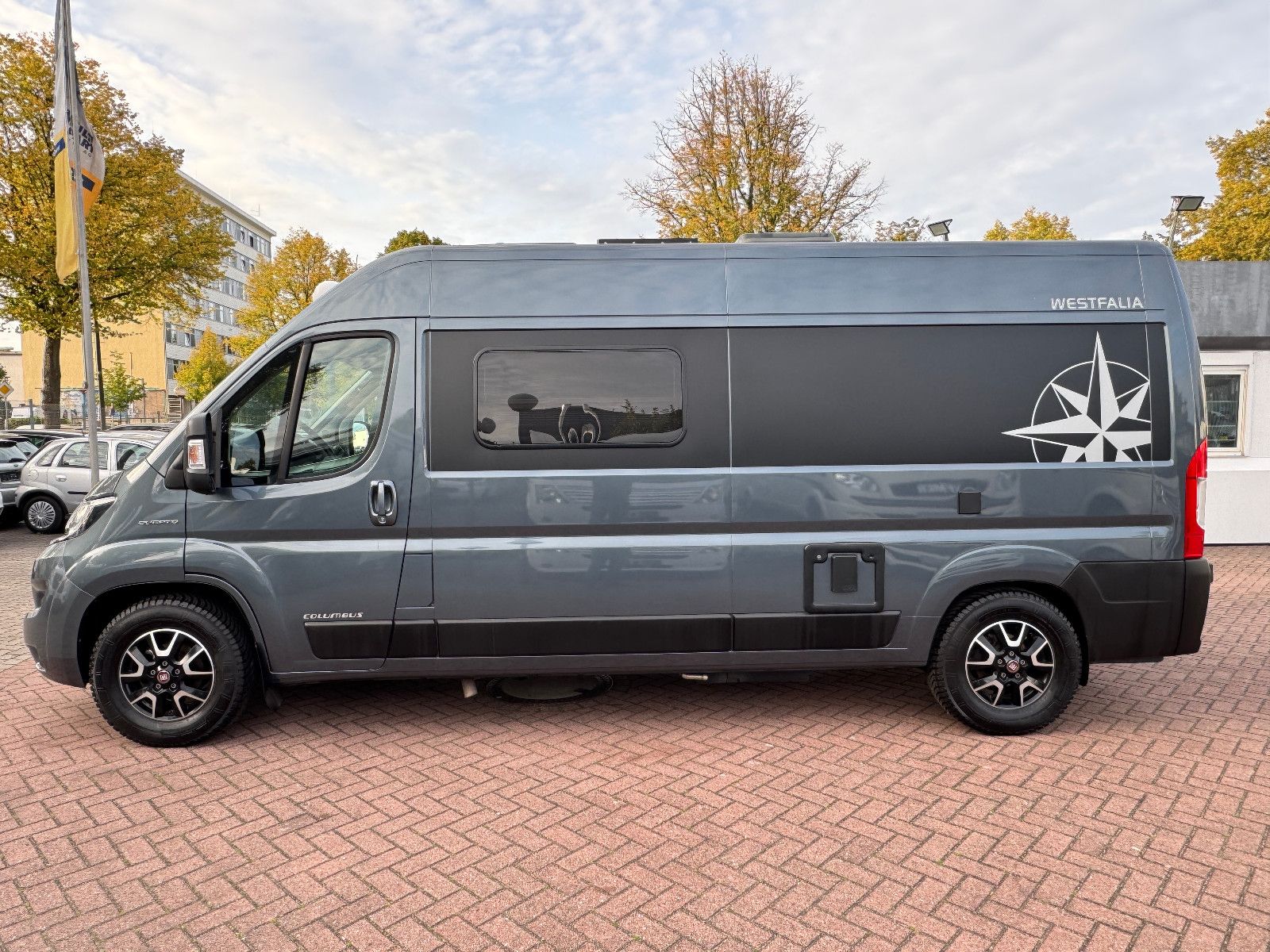 Fahrzeugabbildung Westfalia Columbus 601 D 4 SCHLAFPLÄTZE SOLAR AHK 1.HAND