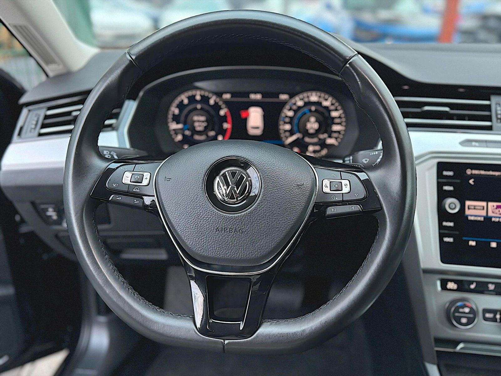 Fahrzeugabbildung Volkswagen Passat Variant 1.8 TSI *Digital Tacho*ACC*DAB*