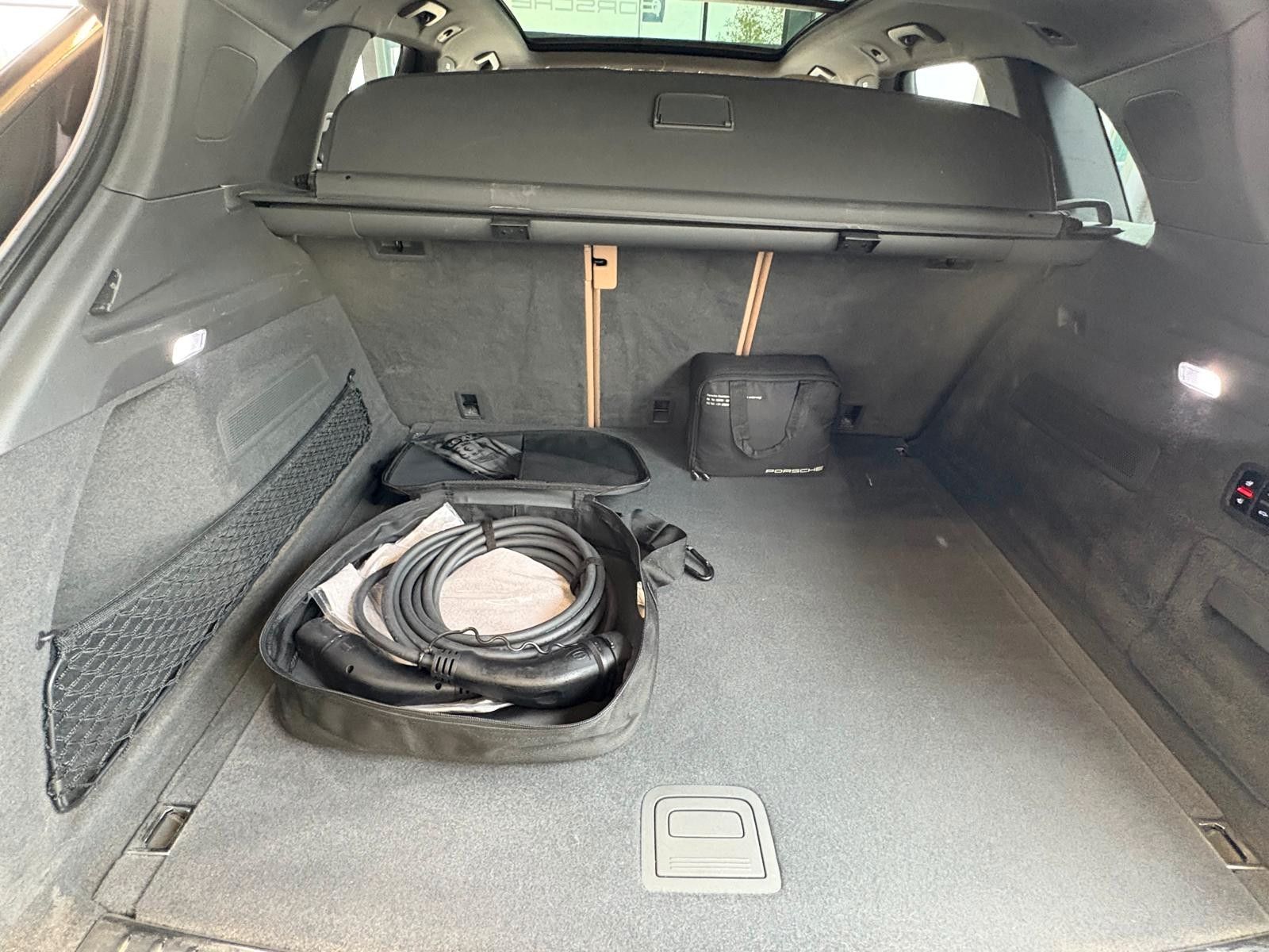 Fahrzeugabbildung Porsche Cayenne E-Hybrid