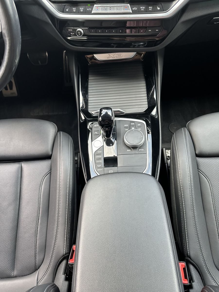 Fahrzeugabbildung BMW X3 xDrive20d M-Sport NAV+LED+PANORAMA+HIFI+VCOCK
