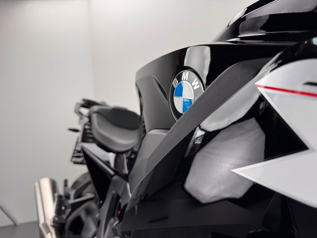 Fahrzeugabbildung BMW S 1000 XR *4 KILOMETER *TRIPLE BLACK