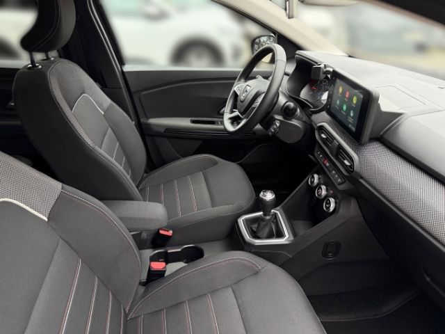 Fahrzeugabbildung Dacia Jogger Extreme+ 1.0 TCe 110 7-Sitzer Navi+SHZ+KA