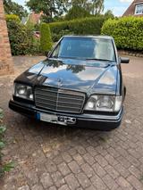 Mercedes-Benz Oldtimer Mercedes Benz W124 220E Limousine - gebrauchte Mercedes-Benz 220 aus dem Jahr 1994