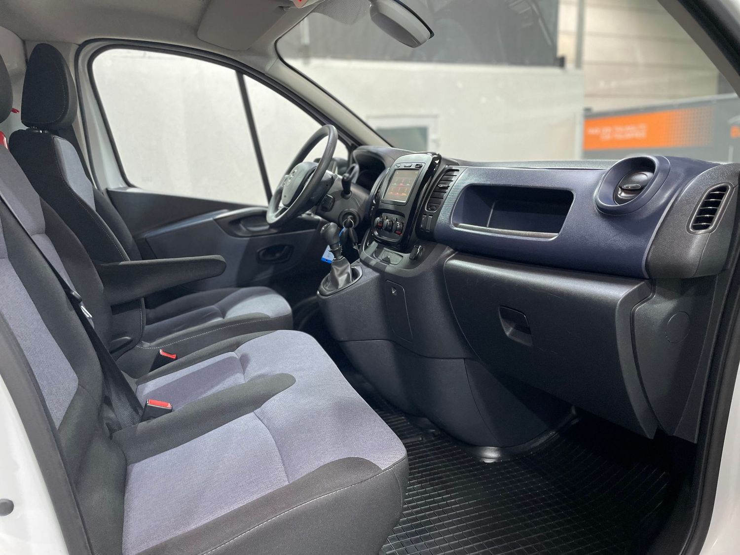 Fahrzeugabbildung Opel Vivaro Kasten L1H1 2,9t #Sortimo#Navi#Klima#