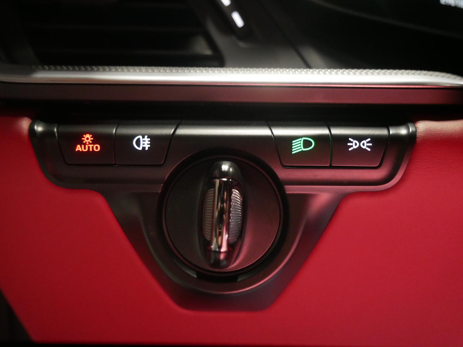 Porsche 992 911 992 Turbo Sportabgas Sitzbelüftung