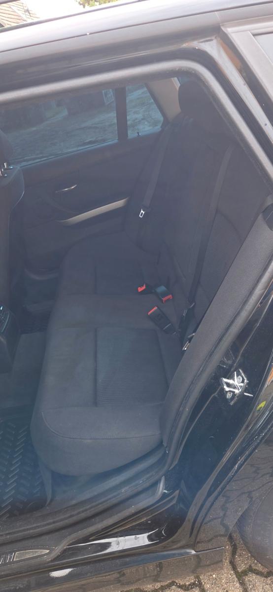 BMW 318 2009 — photo 11